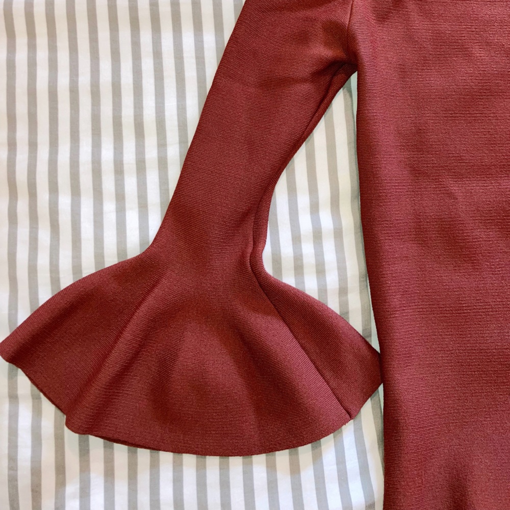 ✨3/15 Olivaceous Burnt Orange Bell Sleeve Top - Picture 3 of 7